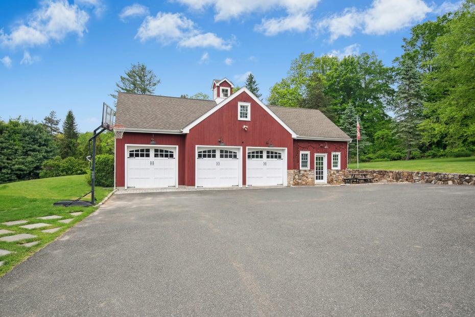 135 Limekiln Road Photo 32