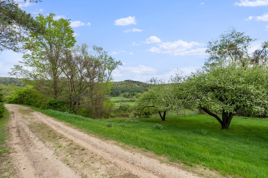 278 And 282 Farnum Road Photo 15