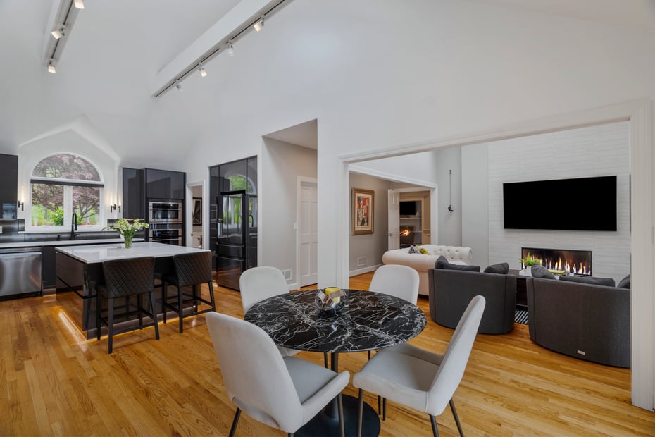 16 Whitehall Place Photo 11