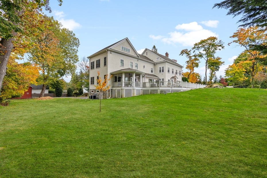 723 Boston Post Road Photo 30
