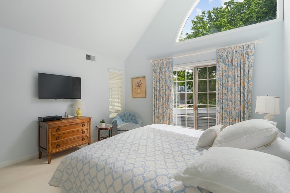 44 Hale Lane Photo 13
