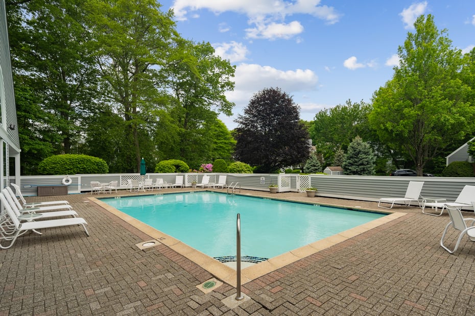 44 Hale Lane Photo 23
