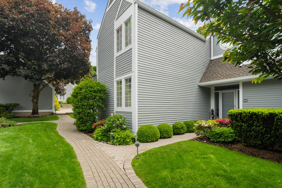 44 Hale Lane Photo 25