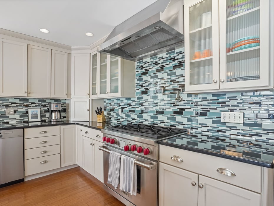 48 Harbor View Avenue Photo 13