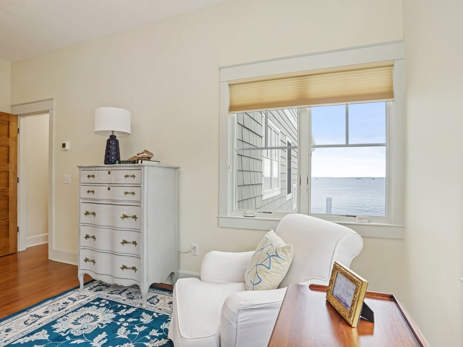 48 Harbor View Avenue Photo 19
