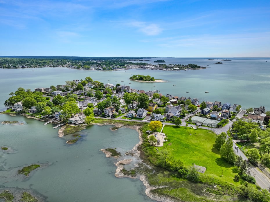 48 Harbor View Avenue Photo 31