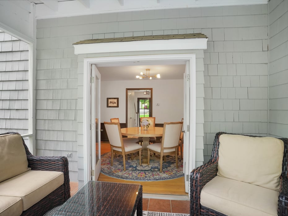 37 Saint Johns Road Photo 18