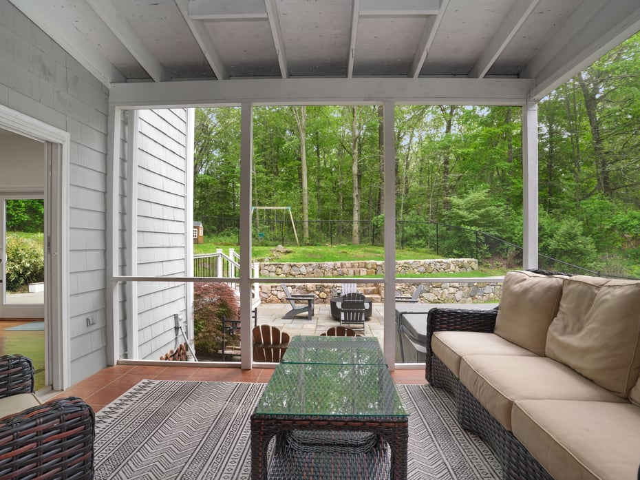37 Saint Johns Road Photo 19