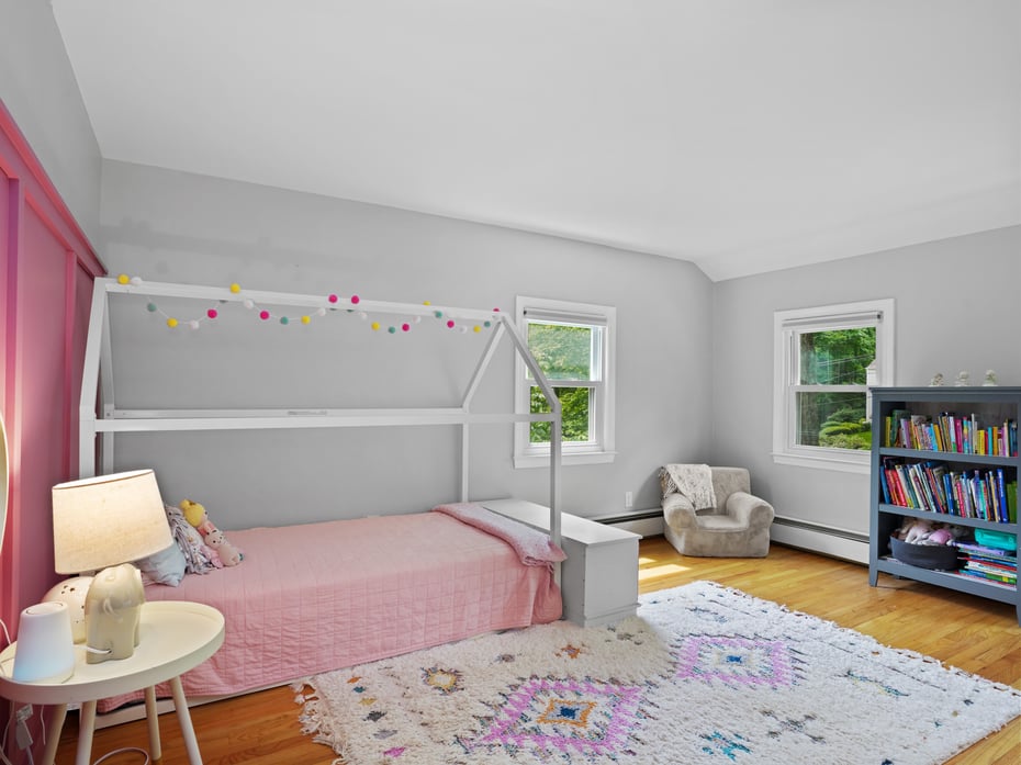 37 Saint Johns Road Photo 22
