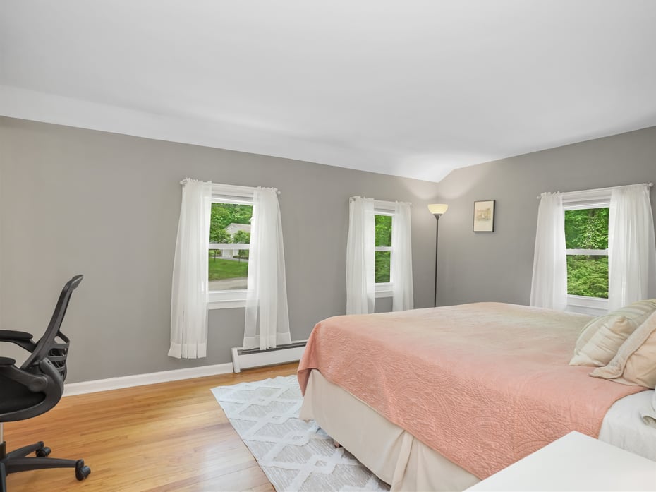 37 Saint Johns Road Photo 24