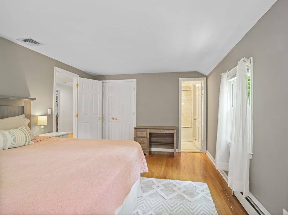 37 Saint Johns Road Photo 25