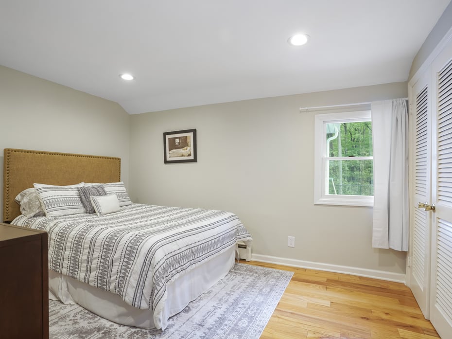 37 Saint Johns Road Photo 26
