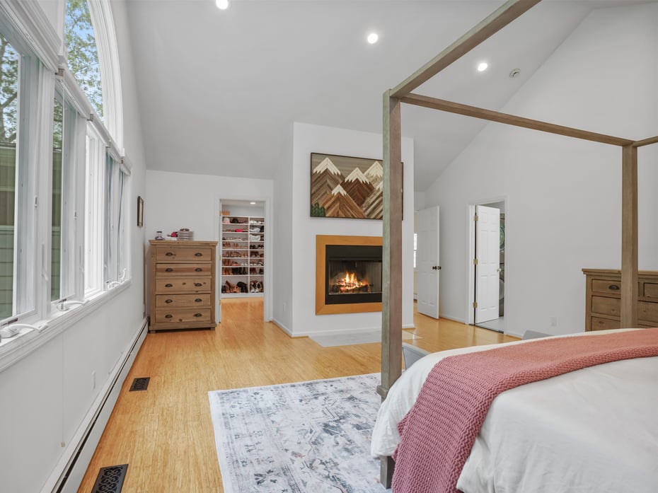 37 Saint Johns Road Photo 31