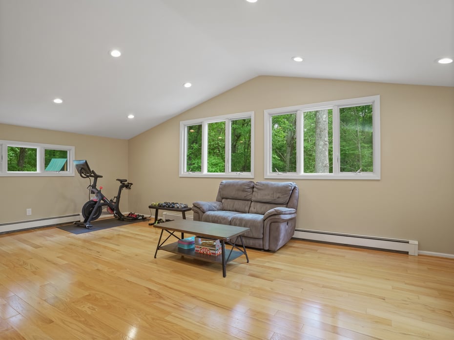 37 Saint Johns Road Photo 33