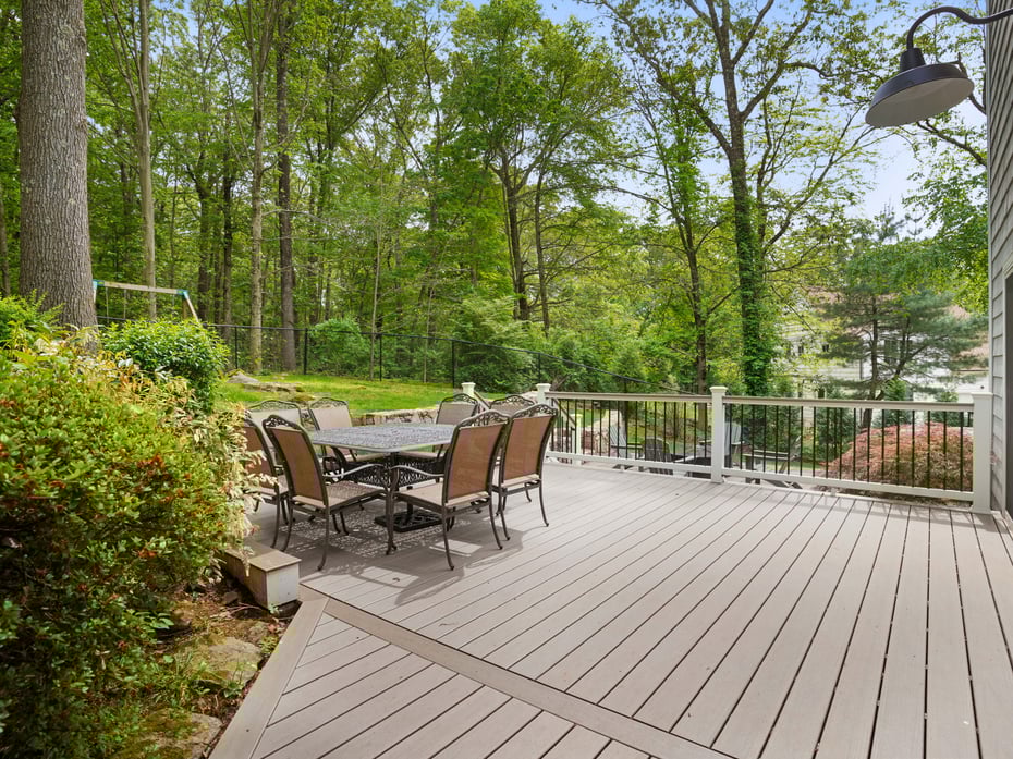 37 Saint Johns Road Photo 36