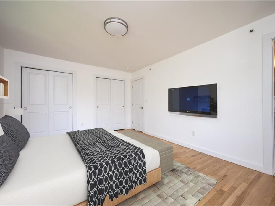 69 Maple Street  #2nd Floor Photo 8