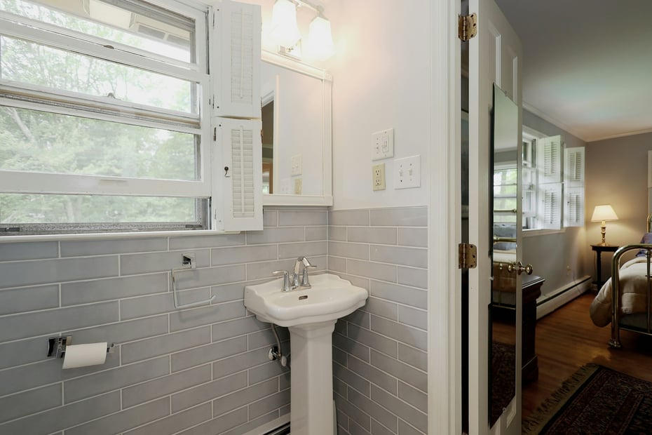 33 Preston Road Photo 16