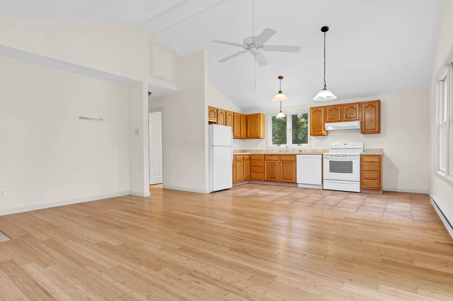 2 Lakeview Circle Photo 4