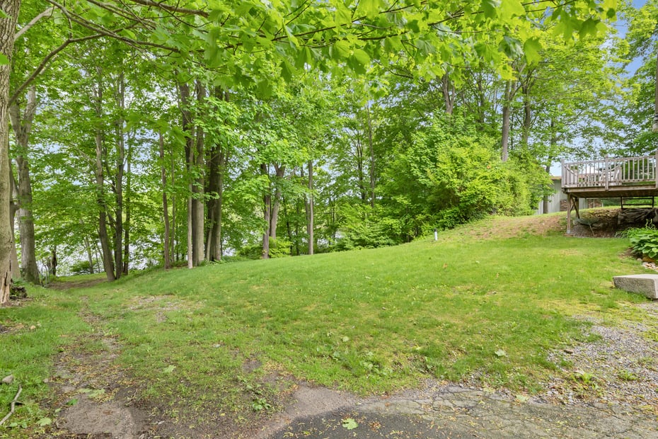 2 Lakeview Circle Photo 32