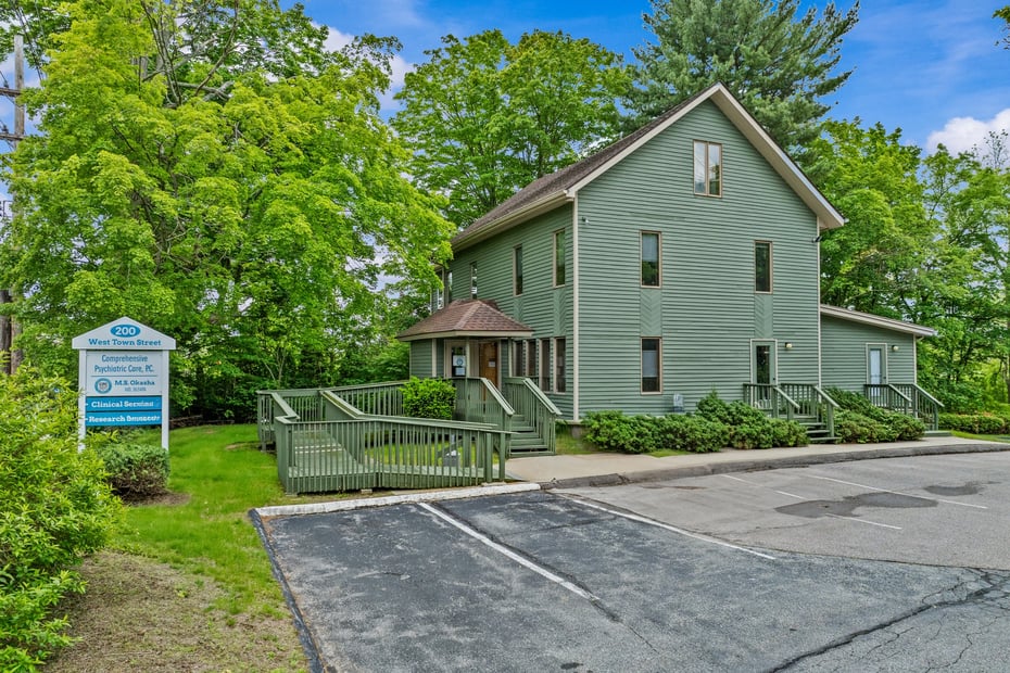 200 West Town Street Photo 1