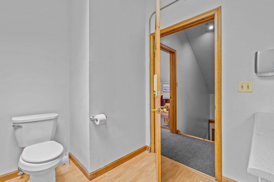 200 West Town Street Photo 37