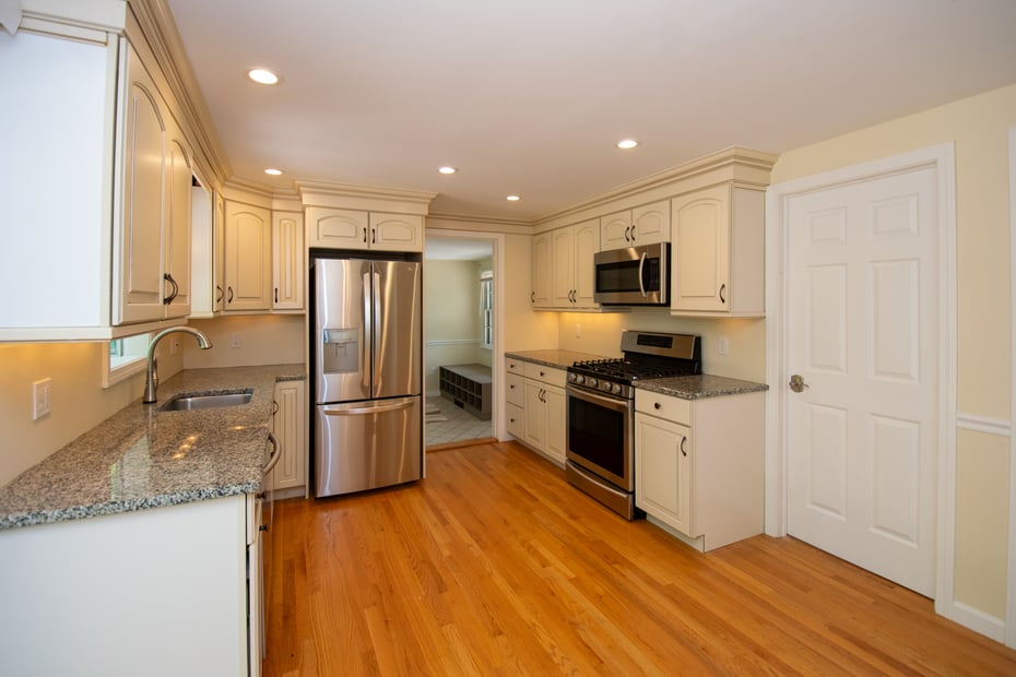 586 Essex Road Photo 15