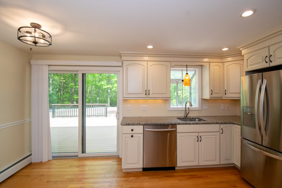 586 Essex Road Photo 16