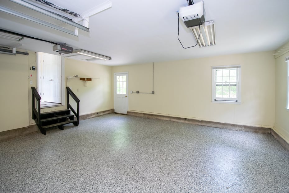 586 Essex Road Photo 30