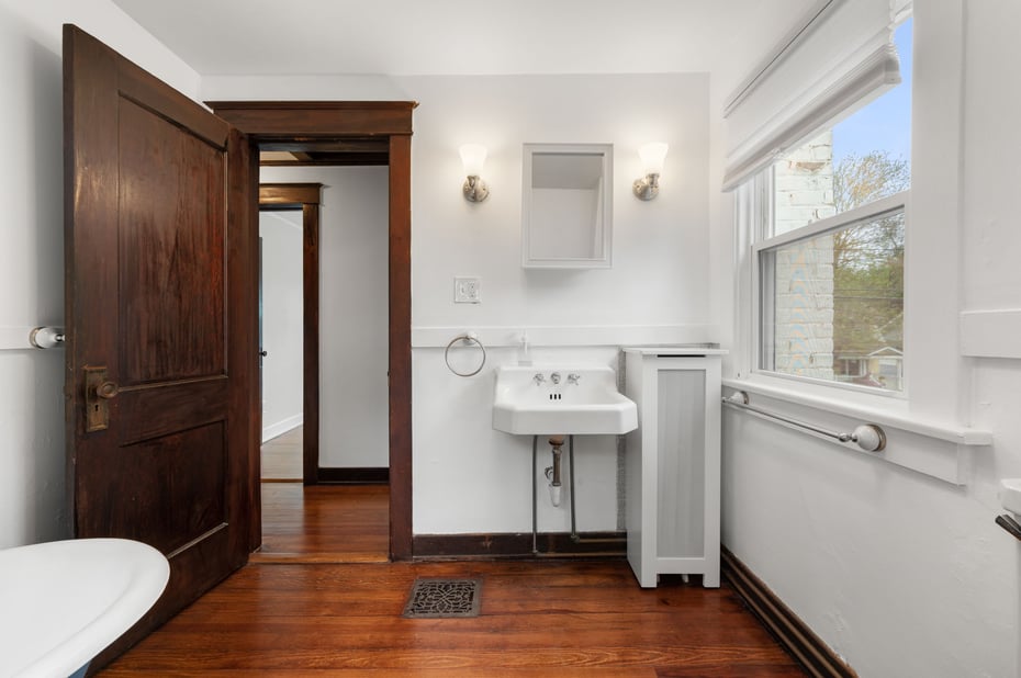 58 Gorton Street Photo 24