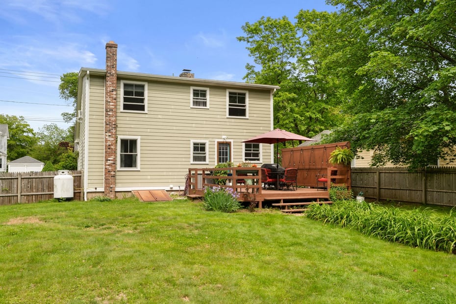 8 Maple Avenue Photo 4