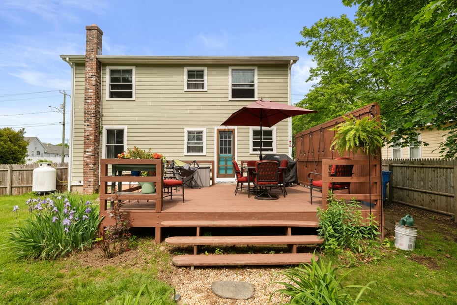 8 Maple Avenue Photo 5