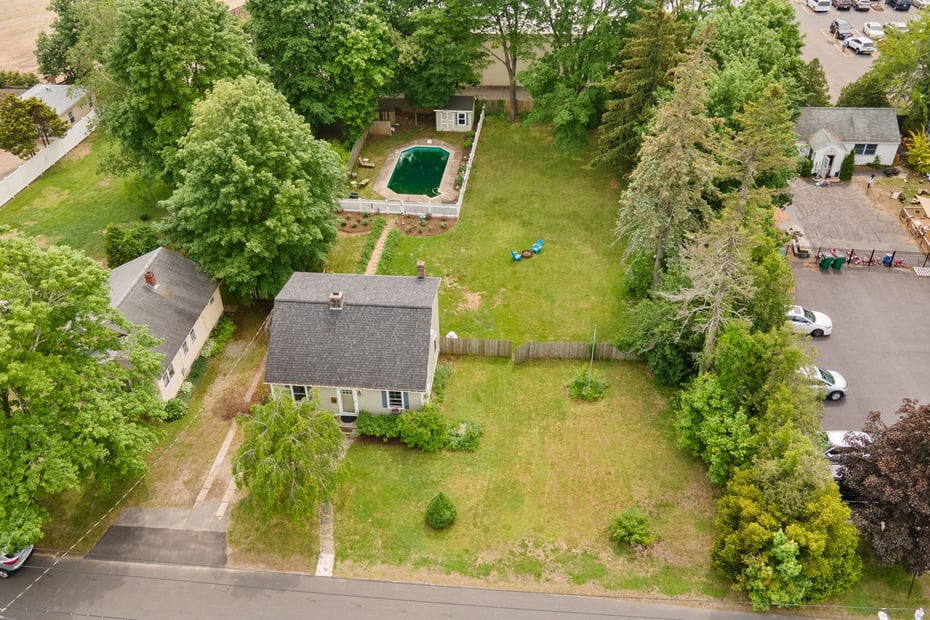 8 Maple Avenue Photo 12