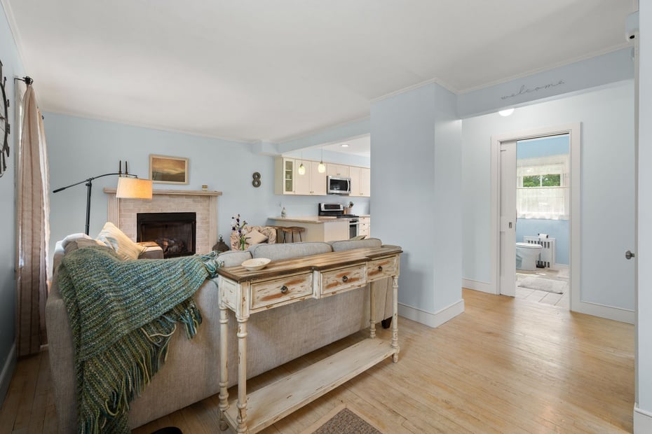 8 Maple Avenue Photo 17