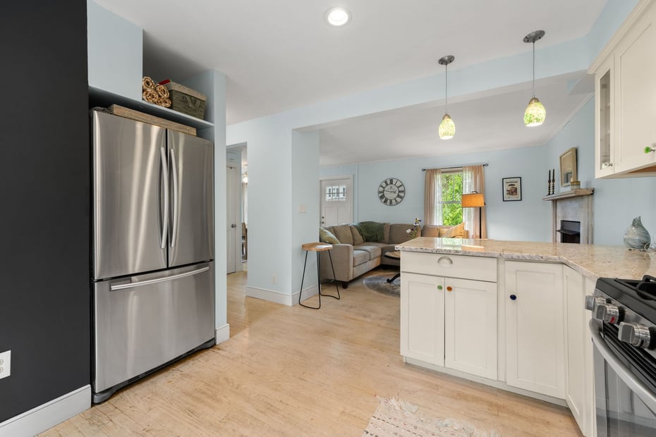 8 Maple Avenue Photo 21