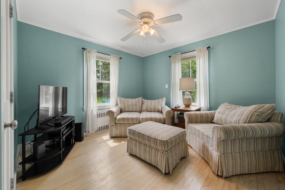 8 Maple Avenue Photo 24