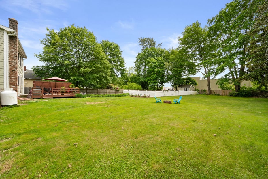 8 Maple Avenue Photo 30