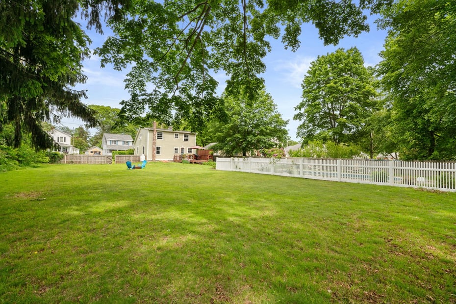 8 Maple Avenue Photo 31