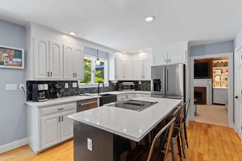 114 Dean Road Photo 7