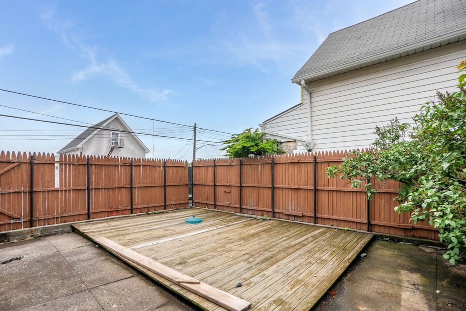 53 Howard Street Photo 27