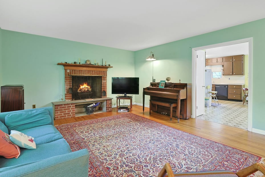 66 Upland Avenue Photo 7