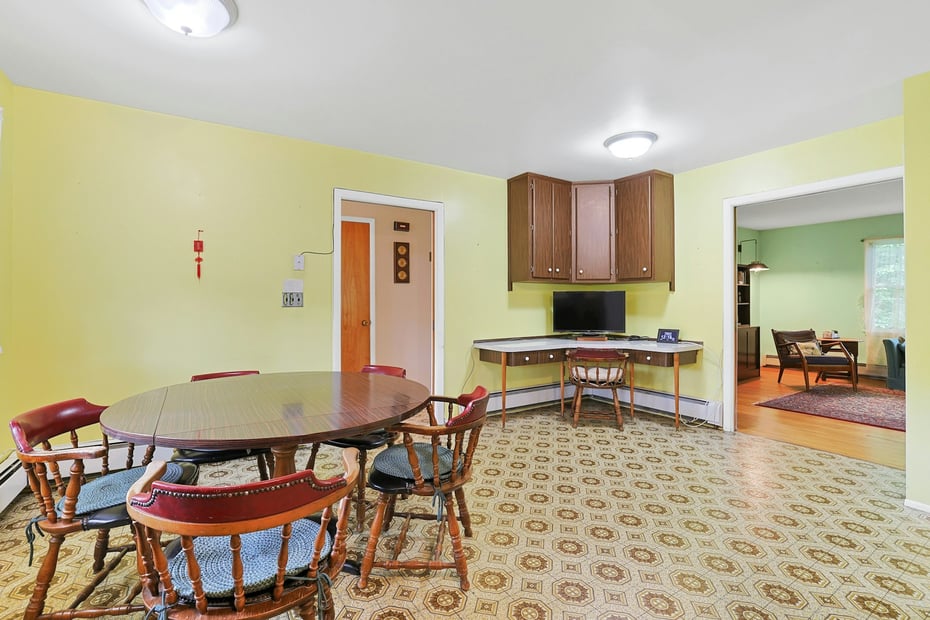 66 Upland Avenue Photo 8