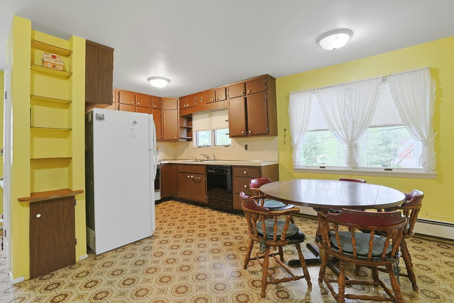 66 Upland Avenue Photo 9
