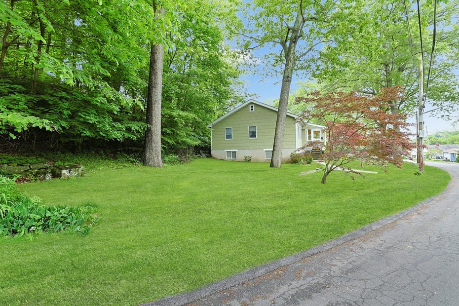 66 Upland Avenue Photo 12