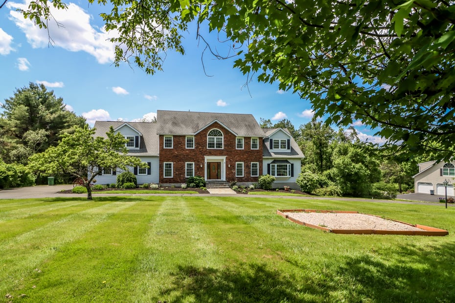 3 Huntington Lane Photo 36