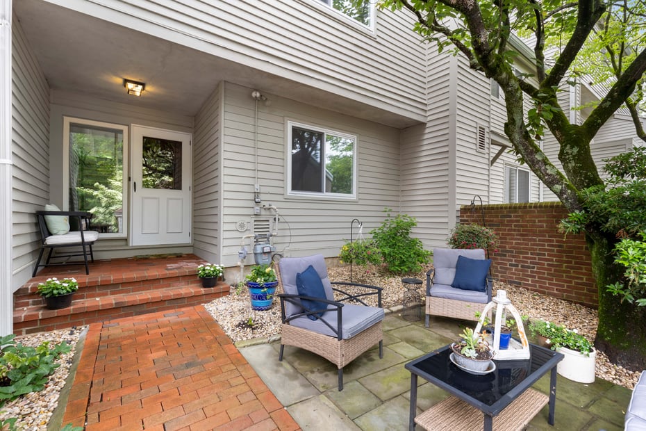 10 Waterside Close Photo 2