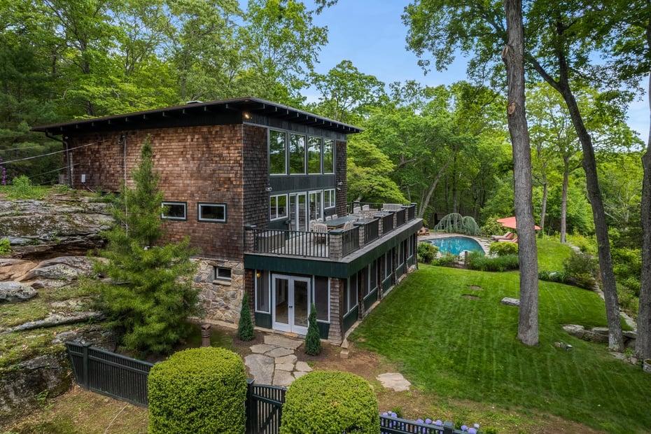 150 Brush Hill Road Photo 3