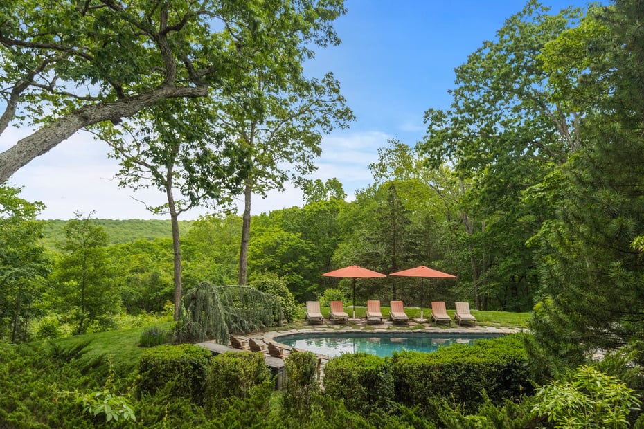 150 Brush Hill Road Photo 32