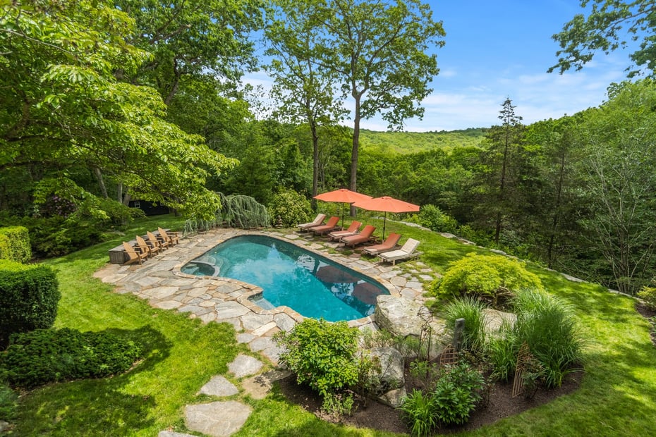 150 Brush Hill Road Photo 33