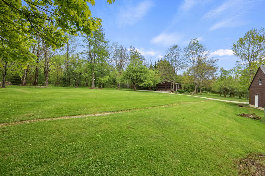 64 Blotz Rd Photo 3