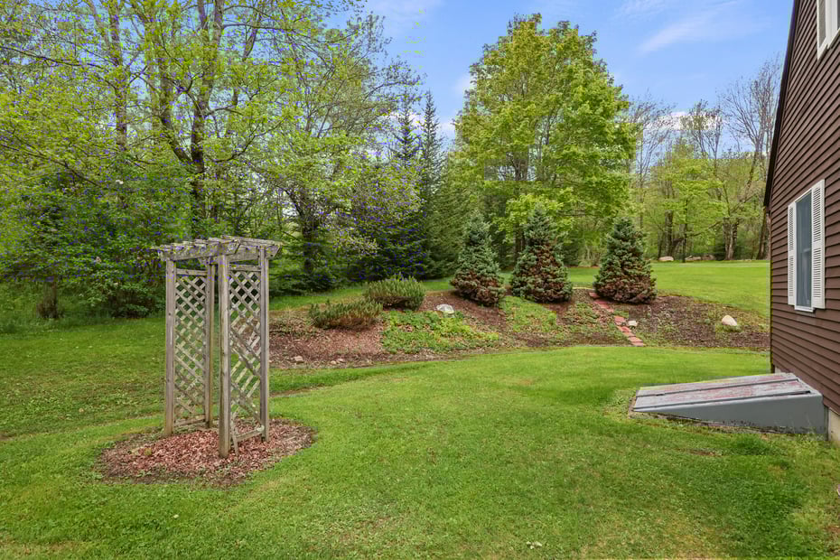 64 Blotz Rd Photo 43